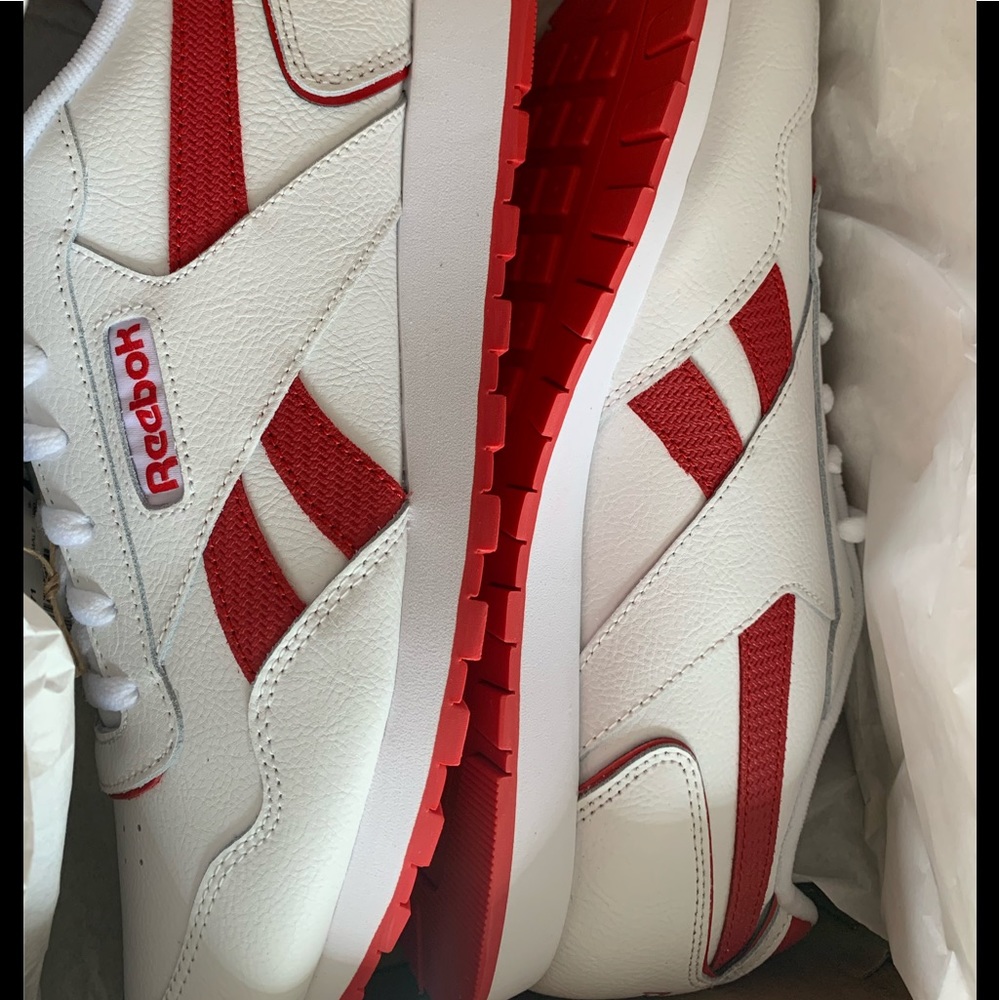 NWT Rebook classics Red and white